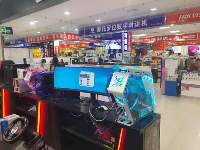 电子产品销售旺 准大学生成主力