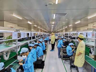 苏宁拼购助力老人机企业转型“革命” 拼拼工厂带来多方共赢，开启智能产品销售新篇章